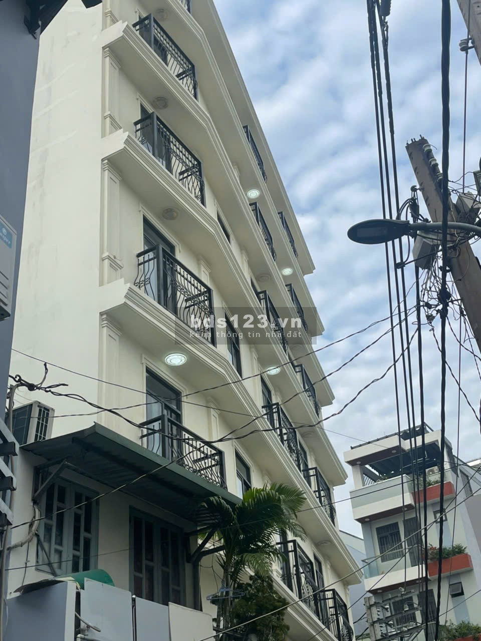 Cho Thuê Căn Hộ Dịch Vụ MT Nguyễn Kiệm Full Nội Thất mới…