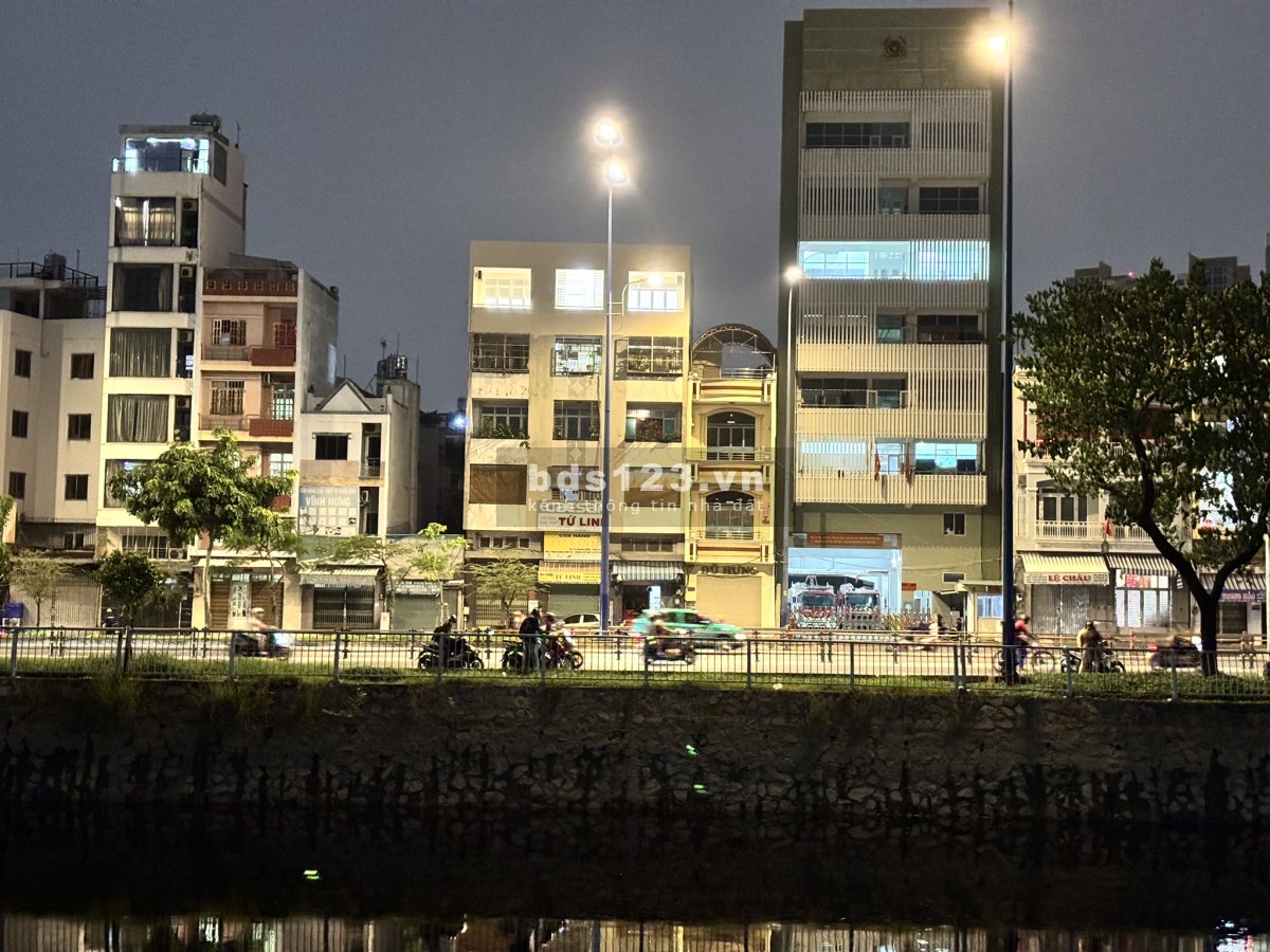 BÁN căn hộ chung cư mặt tiền đường Võ Văn Kiệt, Quận 5 … view sông.