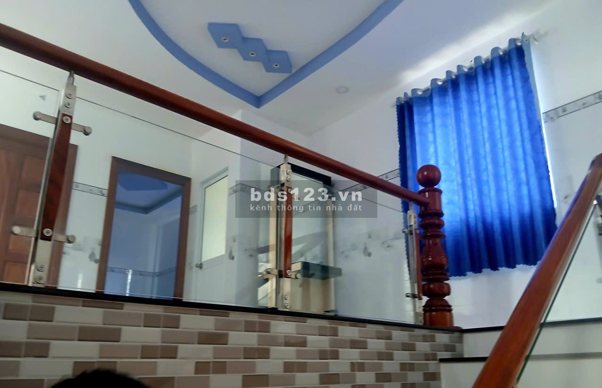 Ngôi nhà 2 tầng Chuẩn 3 Sao. ĐỐI DIỆN ĐƯỜNG HOA TẾT. BAO…