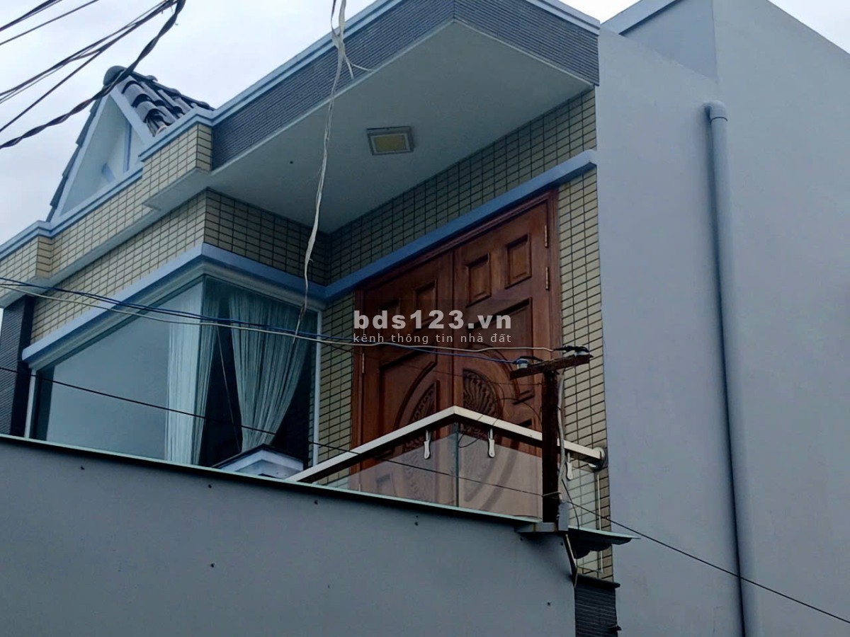 Ngôi nhà 2 tầng Chuẩn 3 Sao. ĐỐI DIỆN ĐƯỜNG HOA TẾT. BAO…