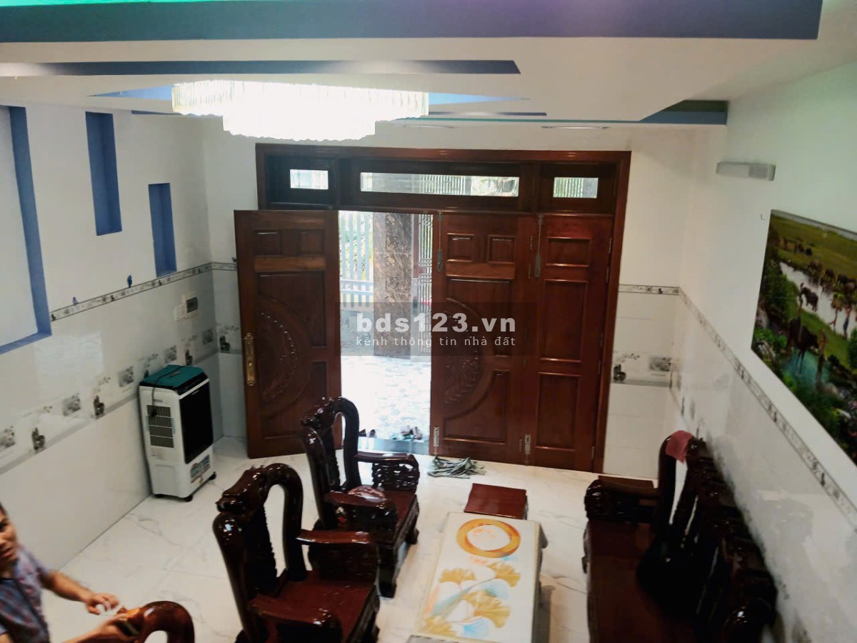 Ngôi nhà 2 tầng Chuẩn 3 Sao. ĐỐI DIỆN ĐƯỜNG HOA TẾT. BAO…