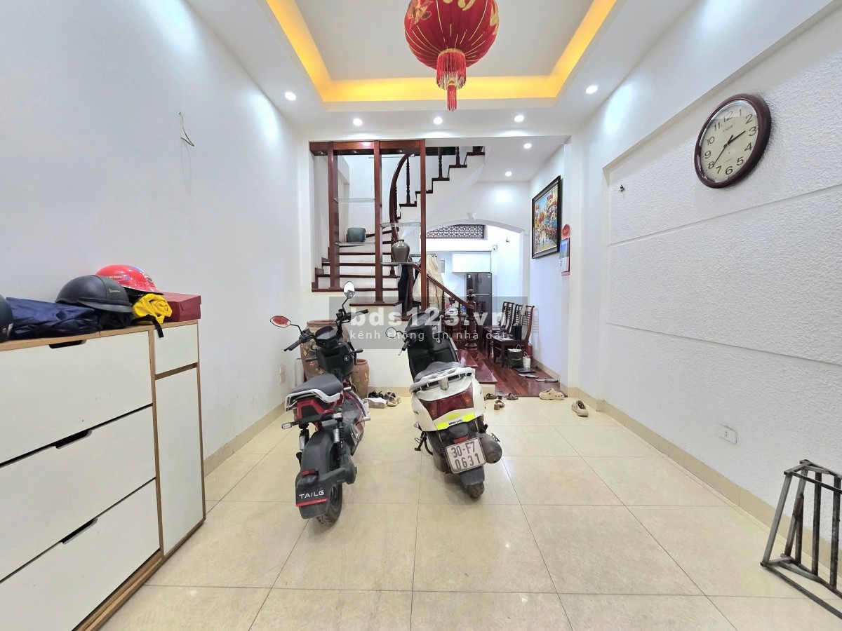 Bán Nhà Trong Ngõ Thụy Khuê Thông sang Trích Sài, 6 Tầng View…