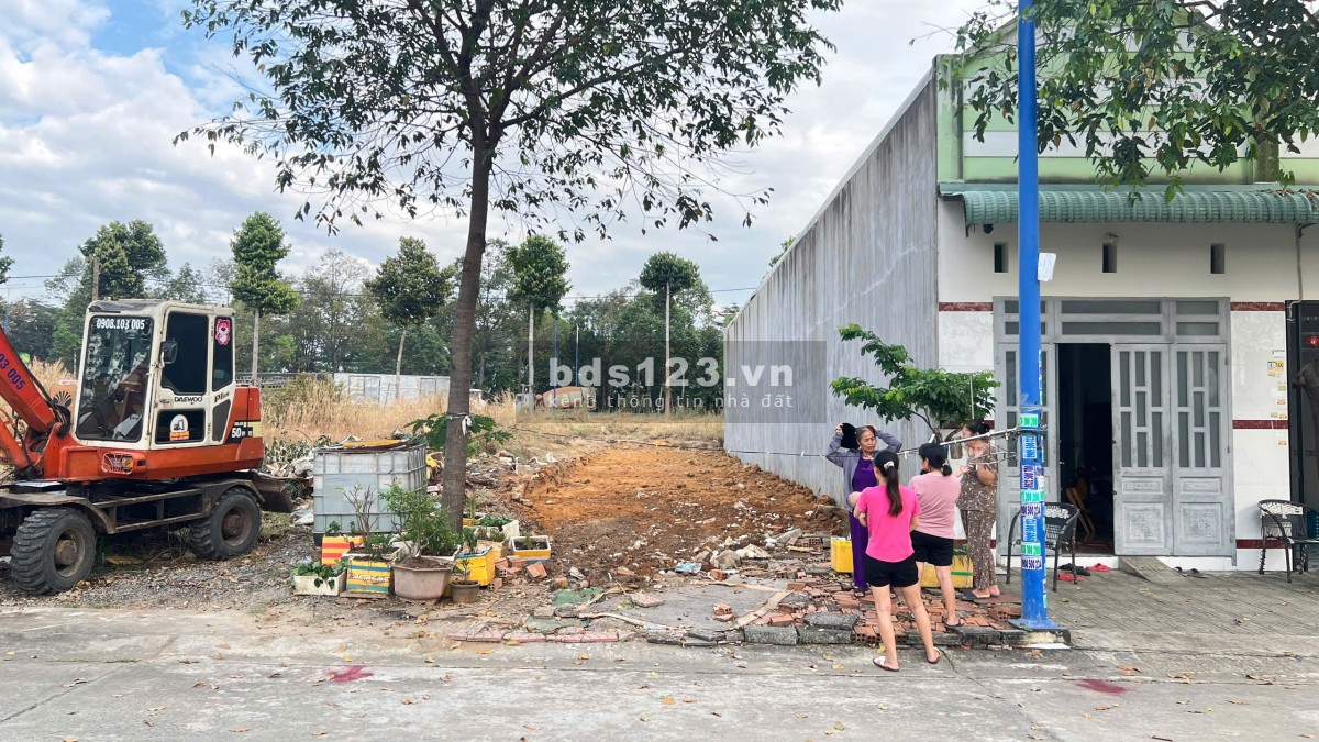 Chính chủ cần bán nhanh 150m2 full thổ cư, dân cư đông đúc,…