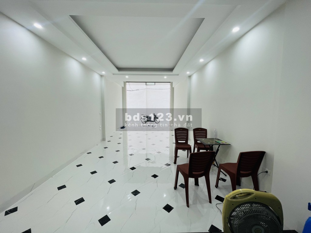 Nhà đẹp Định Công, 51m², 7 tầng, pháp lý chuẩn, giá 15,2 tỷ