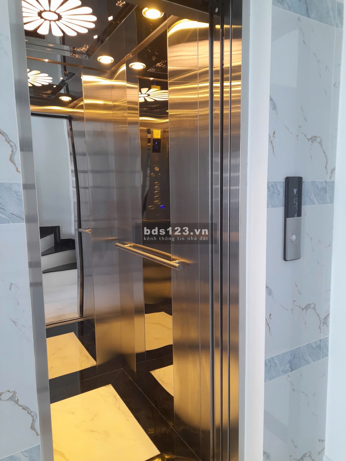 Siêu phẩm nhà 2 mặt tiền – 5 tầng – Có thang máy – Trung…