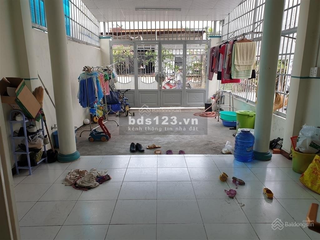 Chính chủ bán nhà 3 mặt tiền tại ngã 4 Bà Điểm, QL1A, bến…