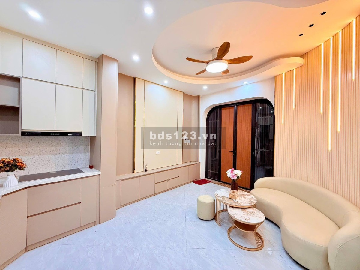 Nhà Đẹp, Ngõ Linh Quang, Đống Đa 31m, 5 tầng, mt 4m, giá 9.6 tỷ.