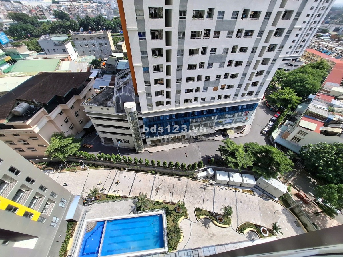 Chính chủ cho thuê căn 2PN (54m2) tầng 15. View hồ bơi. Có nội…