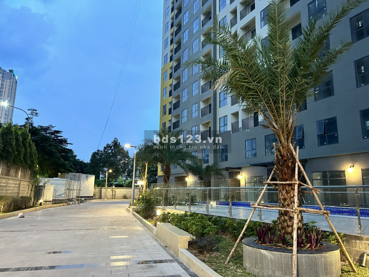 Chính chủ cho thuê căn 2PN (54m2) tầng 15. View hồ bơi. Có nội…