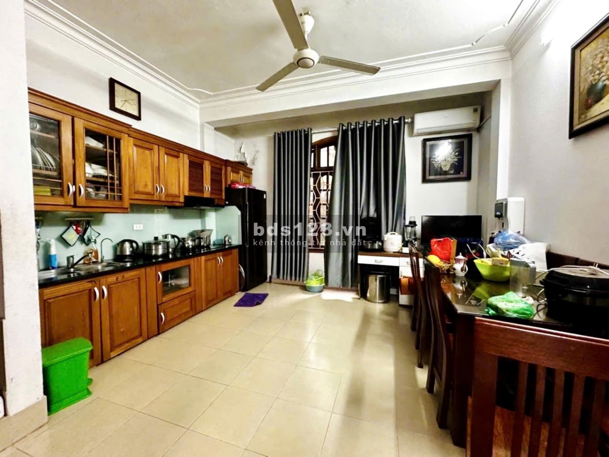 Bán nhà Tôn Đức Thắng, 5 tầng, ở ngay, Cách 30m Mặt phố:…