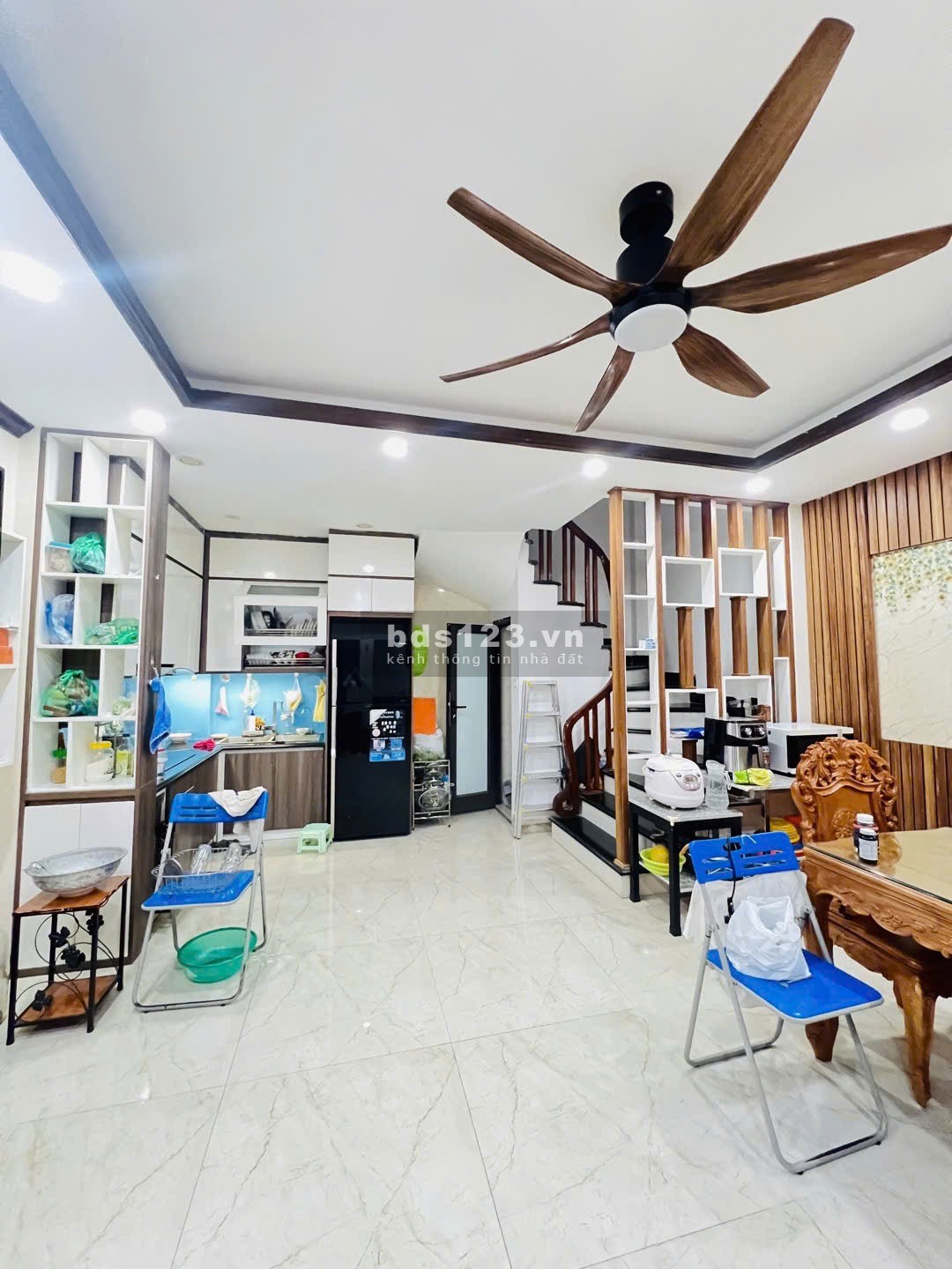 Bán Nhà Đặng Tiến Đông 5 tầng, Sân cổng, cách 30m mặt…