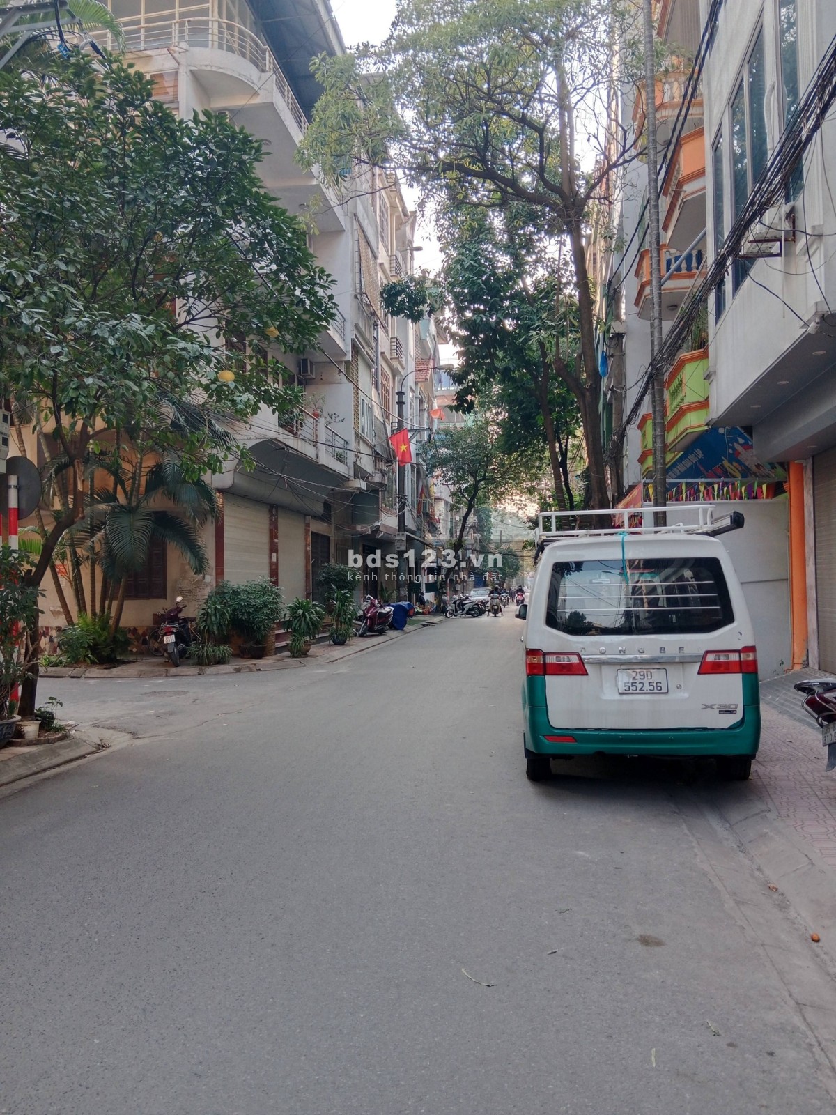 Bán Nhà Kinh Doanh Tam Trinh, Hoàng Mai 97m, 3 tầng, mt 7.5m, giá 33 Tỷ.