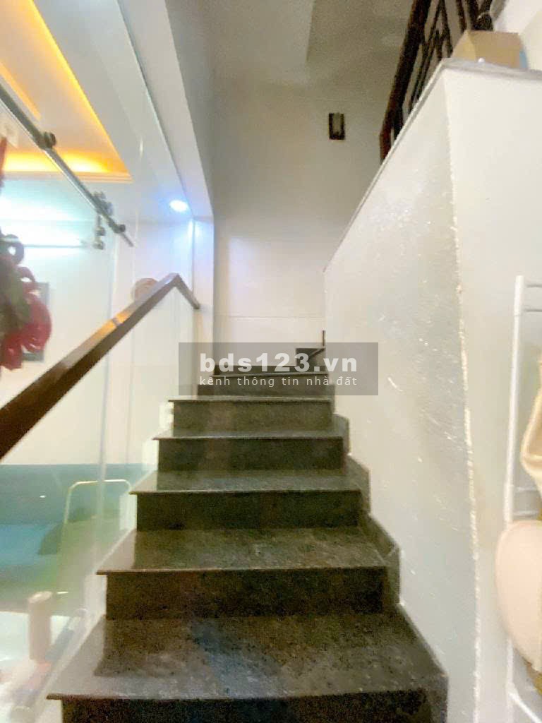 Giảm còn 14,2 tỷ 4,1m x 14m, 3 tầng ngày khu VIP Bàu Cát Phường…