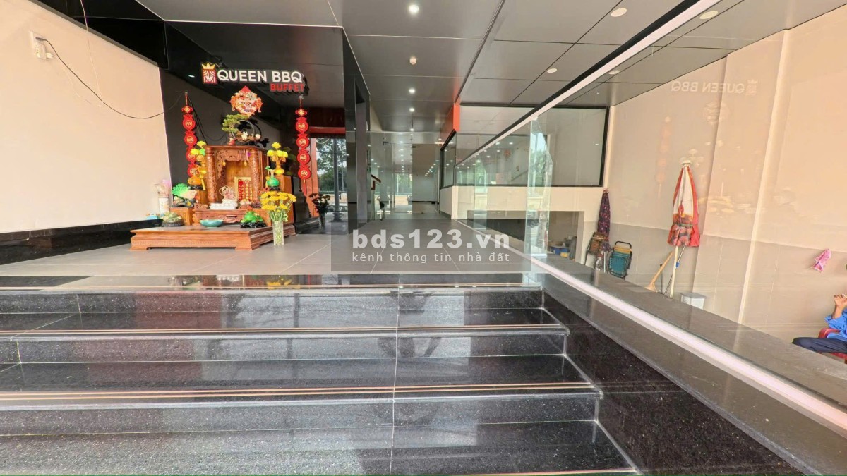 Mặt Bằng Kinh Doanh, Sàn Văn Phòng, Mặt Tiền Rộng Gần Sân Bay