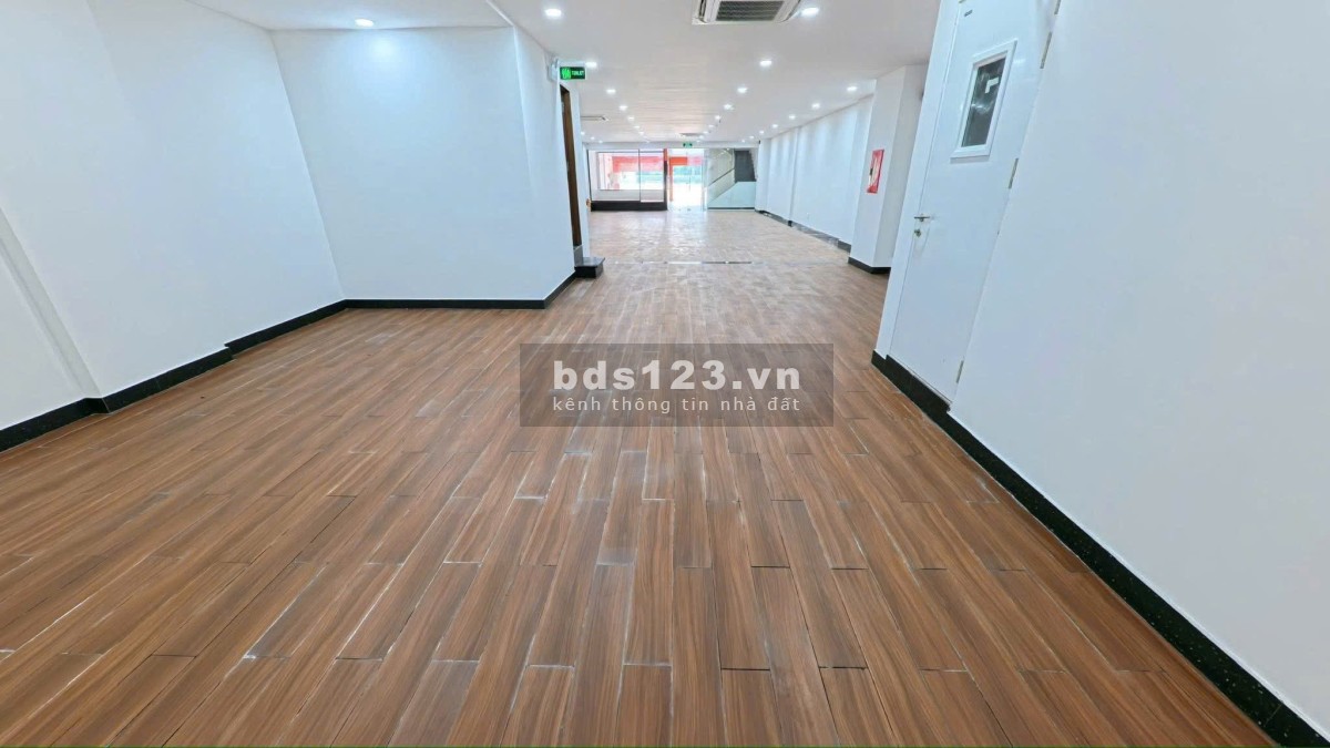 Mặt Bằng Kinh Doanh, Sàn Văn Phòng, Mặt Tiền Rộng Gần Sân Bay