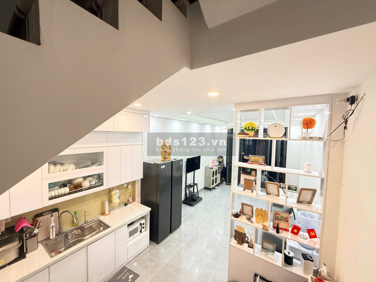 BÁN NHÀ LẠC LONG QUÂN TÂY HỒ 8,95 TỶ 34m MT3,7m 4 TẦNG 200M RA…