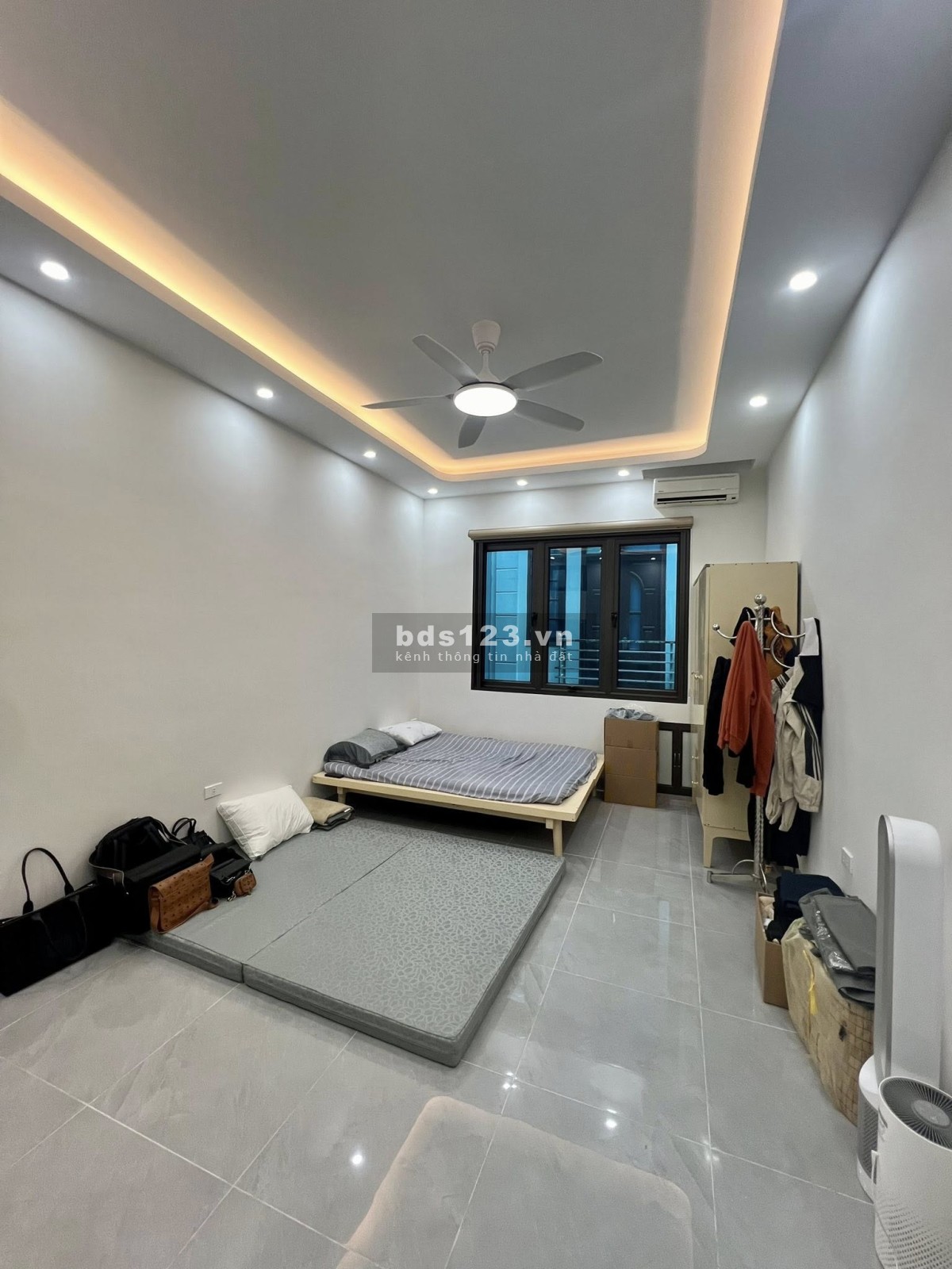 BÁN NHÀ LẠC LONG QUÂN TÂY HỒ 8,95 TỶ 34m MT3,7m 4 TẦNG 200M RA…