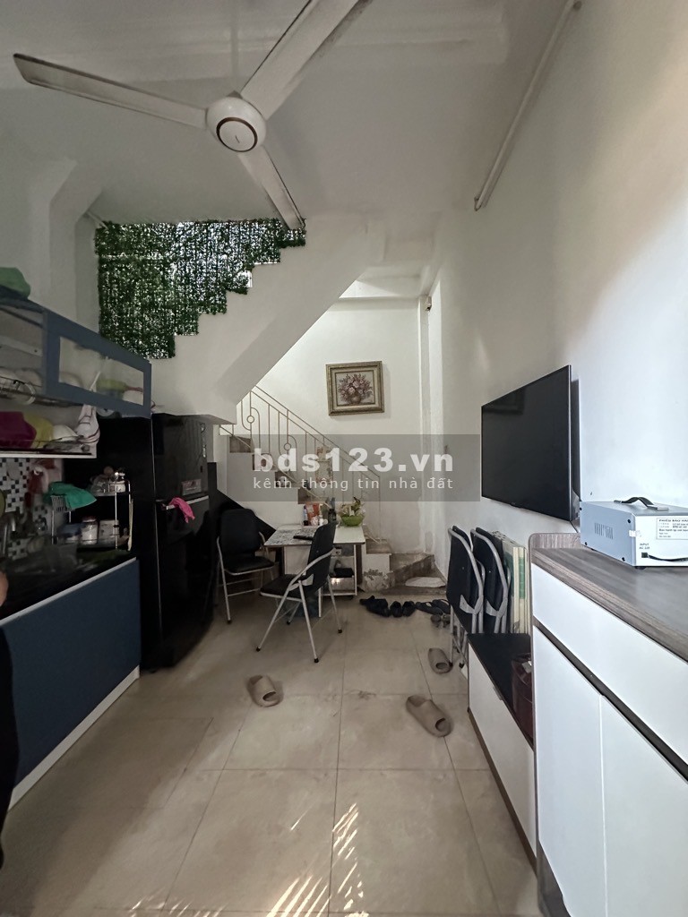 Bán nhà mặt Lò Đúc -, DT 18.4m2 x 5T lên hồ bán 7.1 tỷ