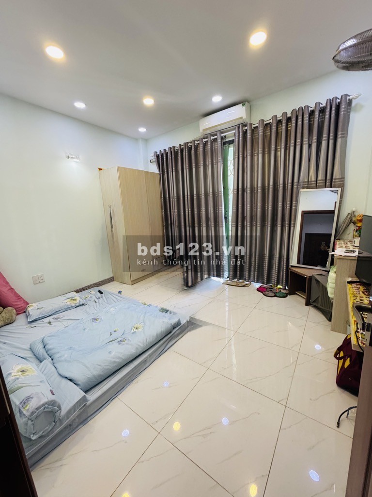 Bán nhà Quận 6, 4.26 x 13.2, gần Nguyễn Văn Luông, hẻm 10m, 5…