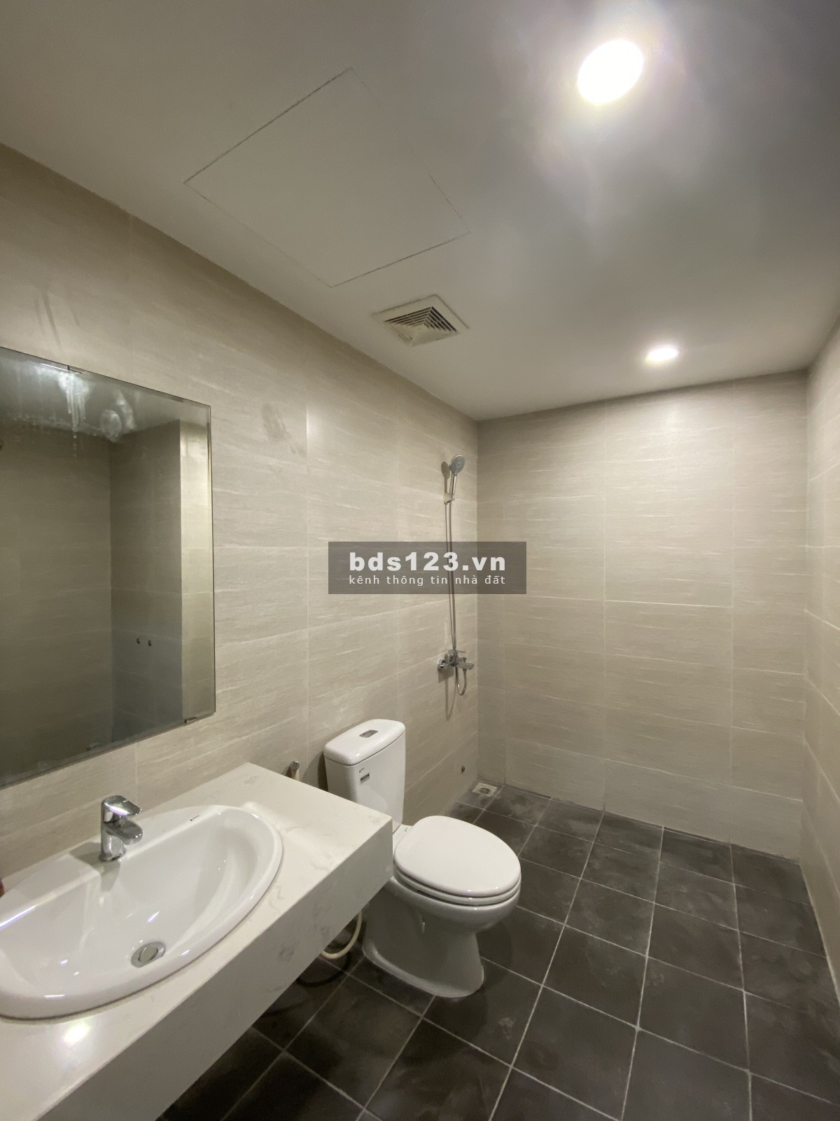 Chính chủ cho thuê căn góc 3PN 134m2 tại chung cư CT5-MHDI Lê…