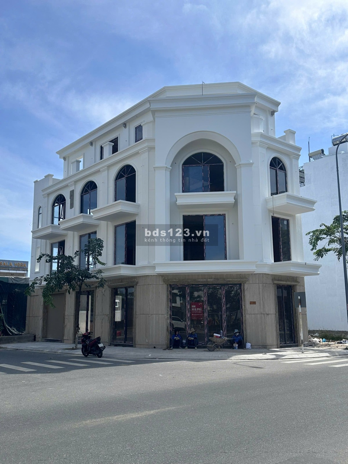 Chỉ 1 căn duy nhất – Nhà phố VCN đường 16m – Hướng Đông…