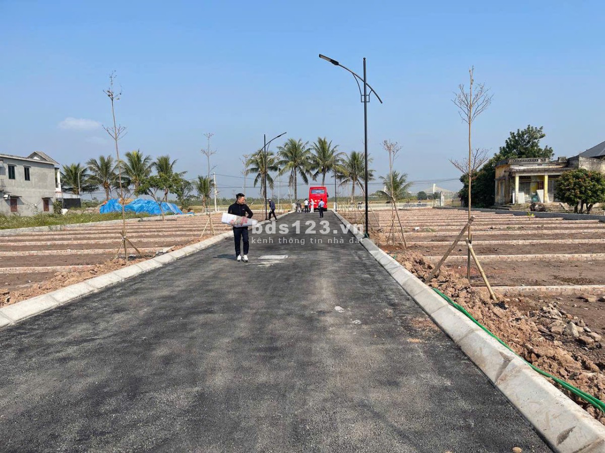 Bán đất thổ cư 90m vuông tại thị trấn Quất Lâm giá nhỉnh 1 tỷ anh chị có nhu cầu mua đất liên hệ em