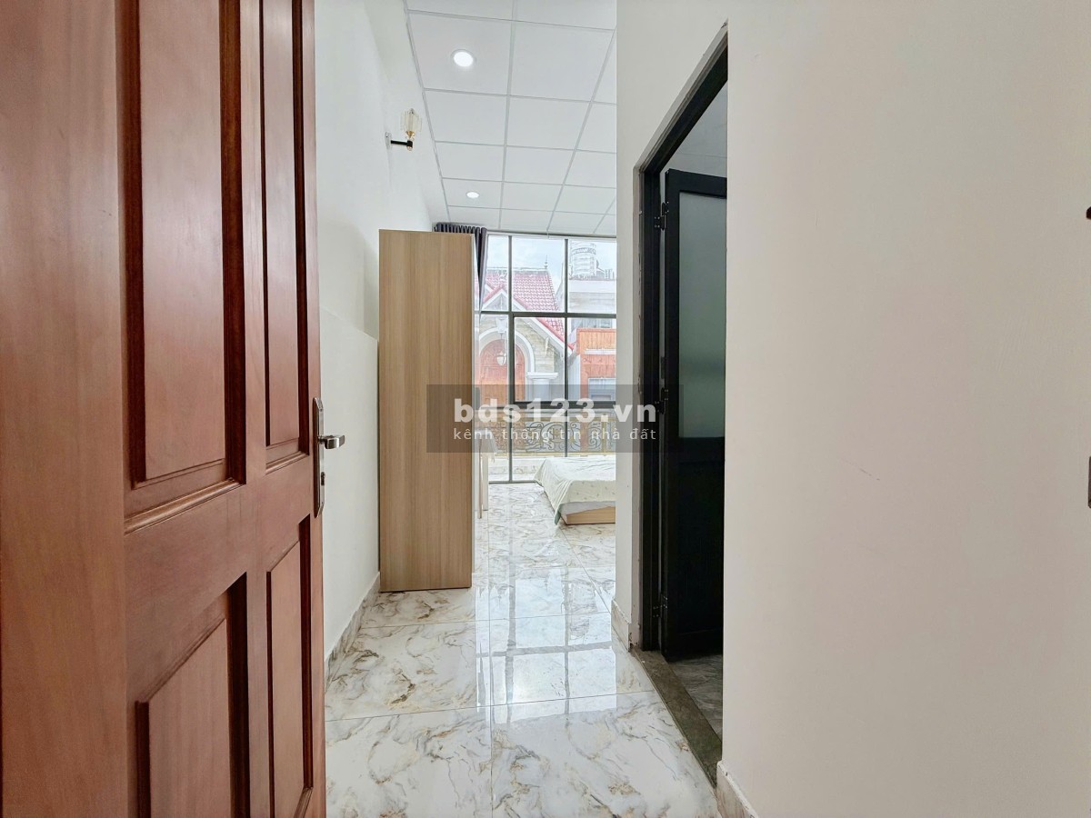 Trống lại siêu phẩm studio có ban công cửa sổ rộng tách bếp có ban công, cửa sổ rộng, decor siêu đẹp