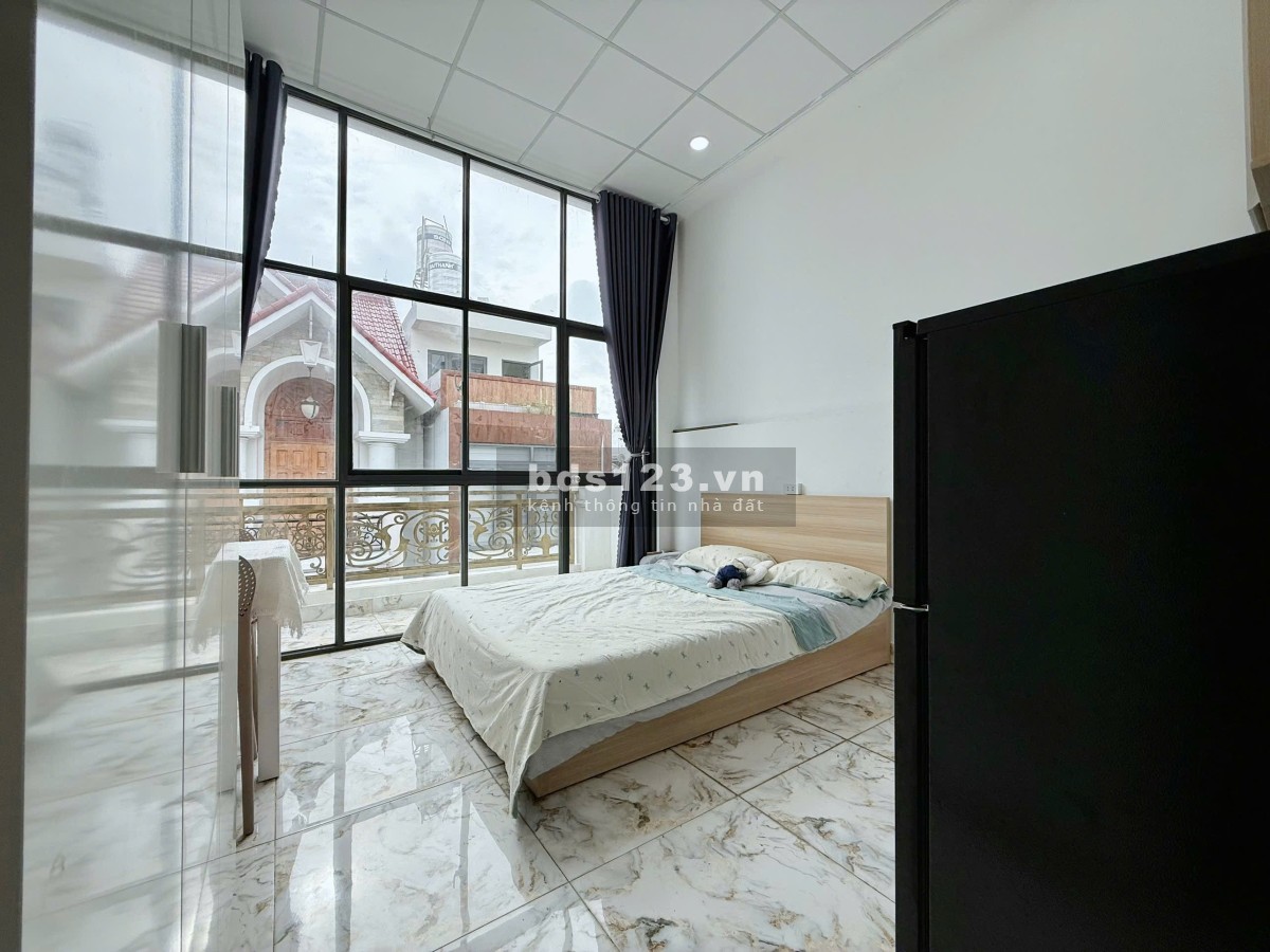 Trống lại siêu phẩm studio có ban công cửa sổ rộng tách bếp có ban công, cửa sổ rộng, decor siêu đẹp