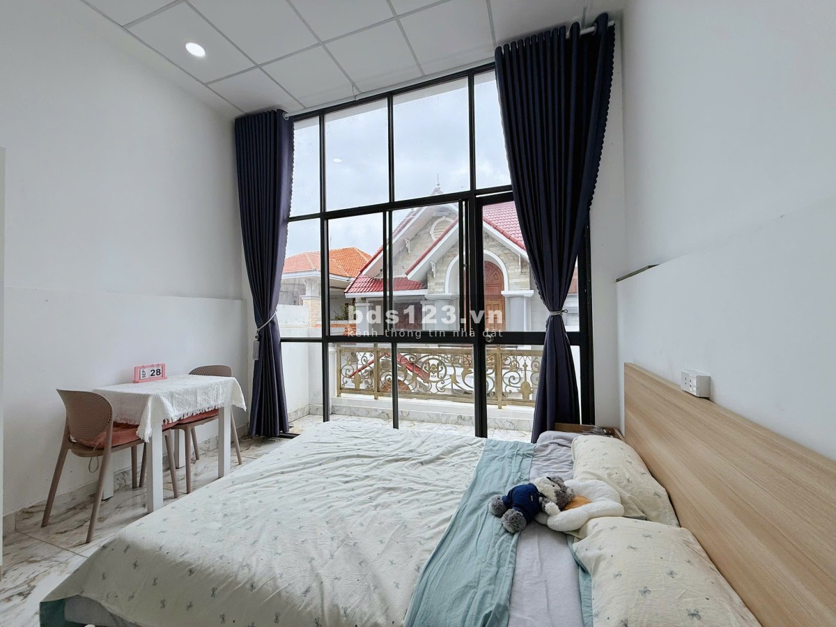 Trống lại siêu phẩm studio có ban công cửa sổ rộng tách bếp có ban công, cửa sổ rộng, decor siêu đẹp