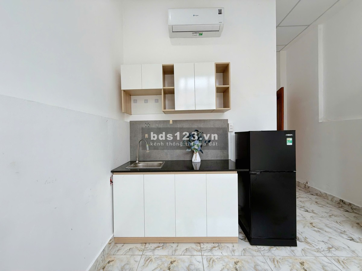 Trống lại siêu phẩm studio có ban công cửa sổ rộng tách bếp có ban công, cửa sổ rộng, decor siêu đẹp