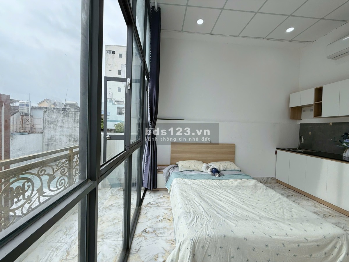 Trống lại siêu phẩm studio có ban công cửa sổ rộng tách bếp có ban công, cửa sổ rộng, decor siêu đẹp