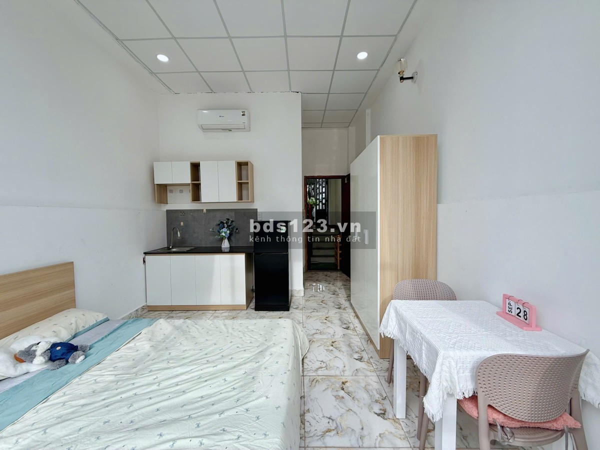 Trống lại siêu phẩm studio có ban công cửa sổ rộng tách bếp có ban công, cửa sổ rộng, decor siêu đẹp