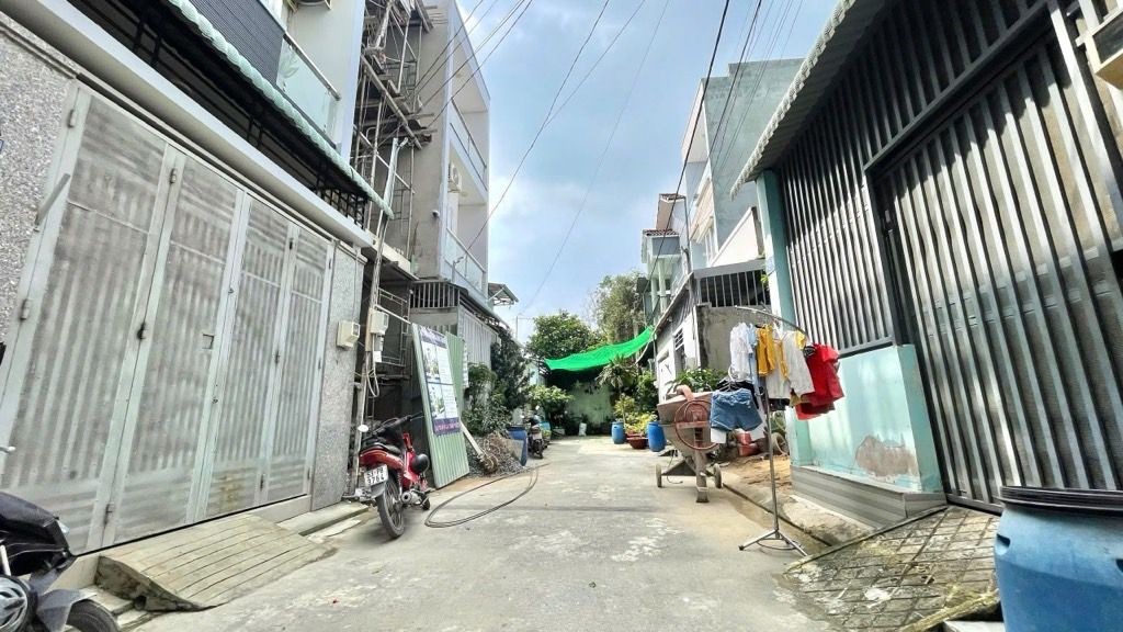 Bán đất Nguyễn Duy Trinh, Phú Hữu , Quận 9, HXH, Gía chỉ 4…