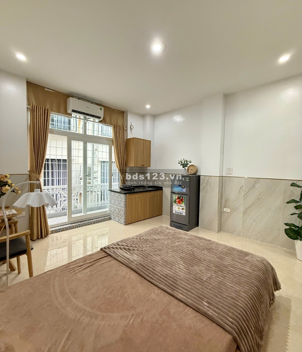 CHO THUÊ PHÒNG BAN CÔNG ĐẸP N DUY HƯNG - GẦN MẶT ĐƯỜNG LỚN