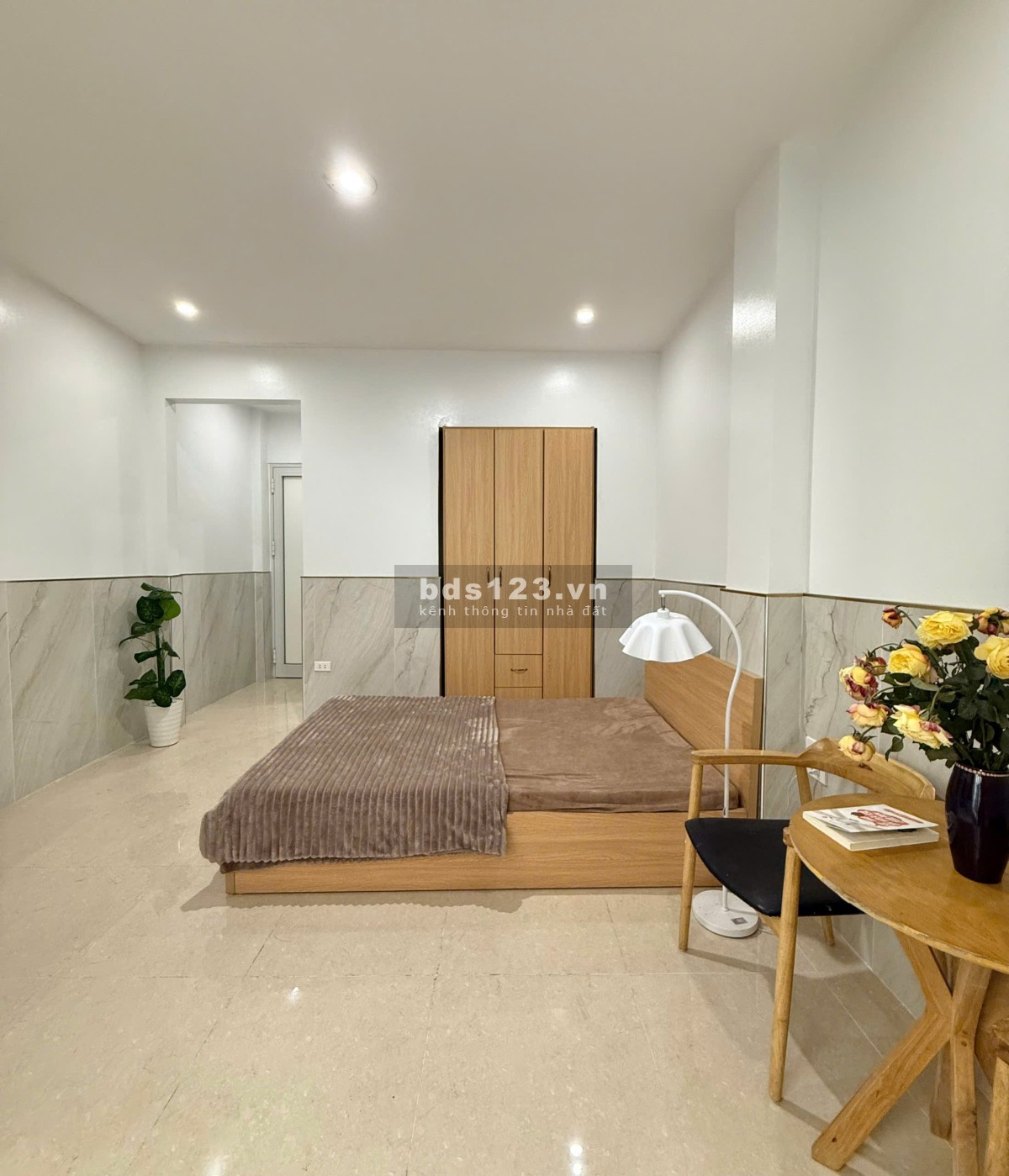 CHO THUÊ PHÒNG BAN CÔNG ĐẸP N DUY HƯNG - GẦN MẶT ĐƯỜNG LỚN