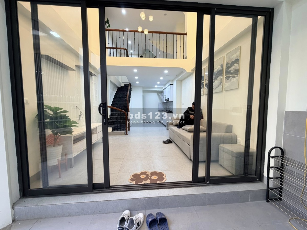 Bán nhà lô góc Lạc Long Quân, Tây Hồ – 9 tỷ – 40m² – 5…