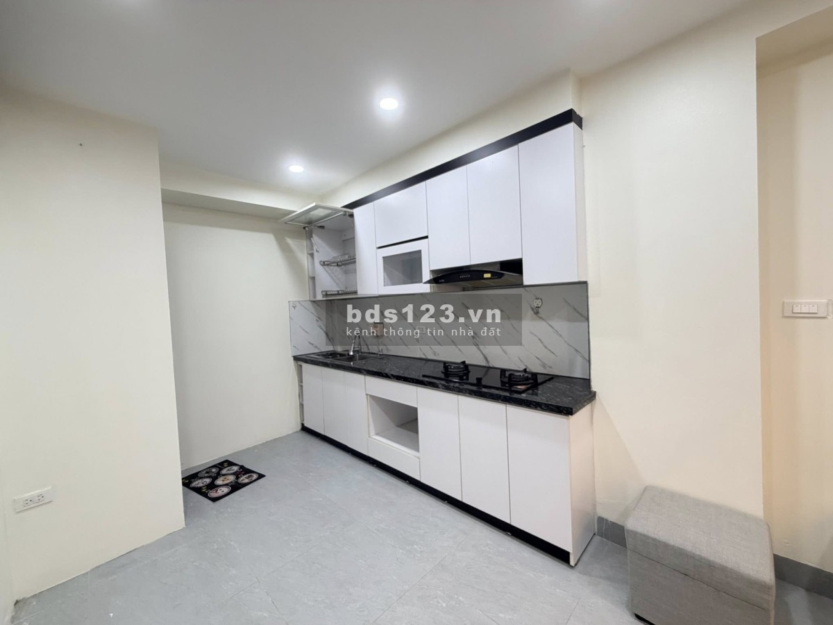 Bán nhà lô góc Lạc Long Quân, Tây Hồ – 9 tỷ – 40m² – 5…