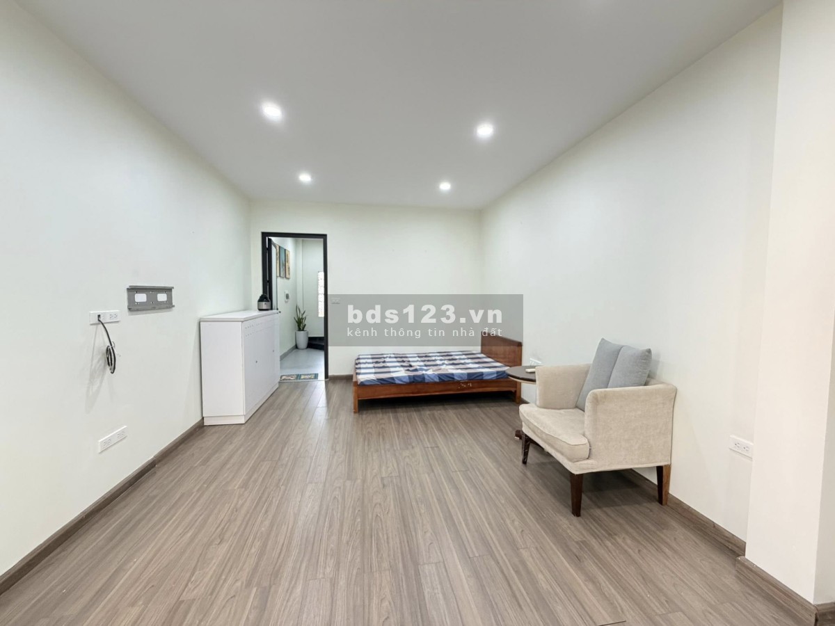 Bán nhà lô góc Lạc Long Quân, Tây Hồ – 9 tỷ – 40m² – 5…