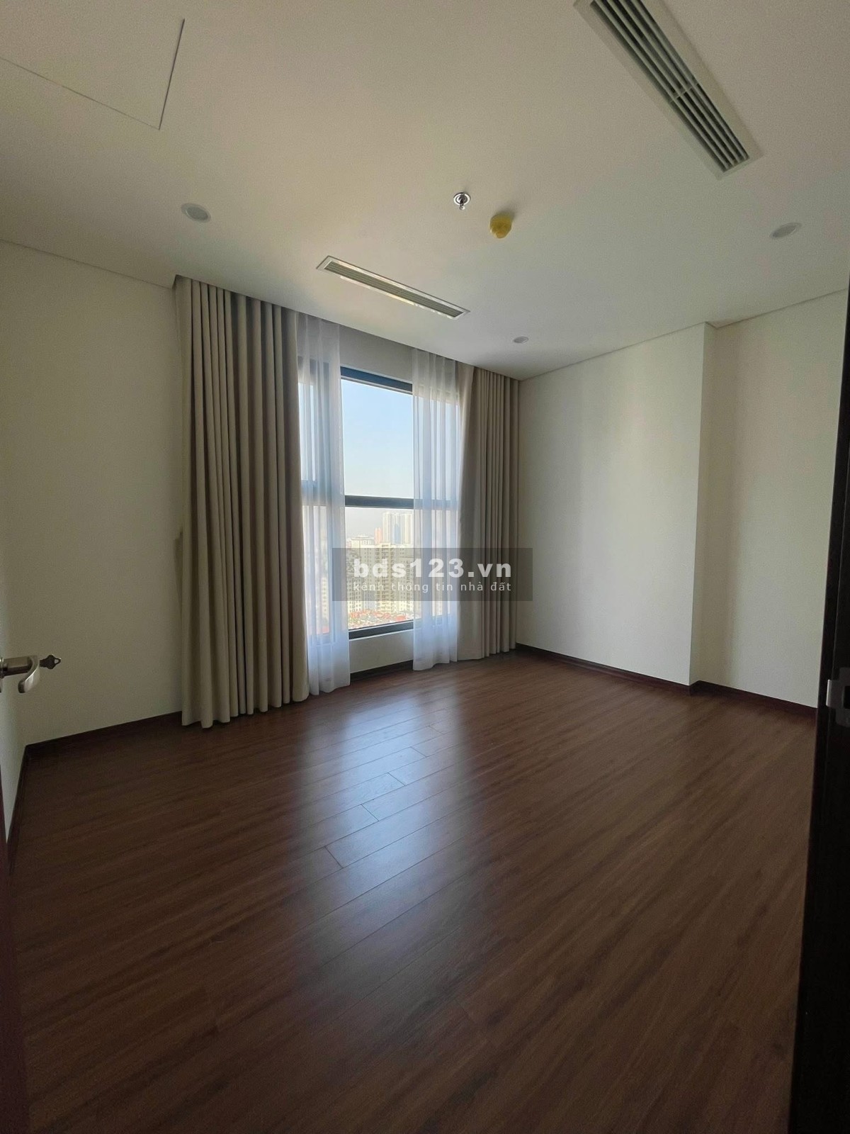 Bán căn hộ chung cư cao cấp Capital Elite 18 Phạm Hùng 119M2