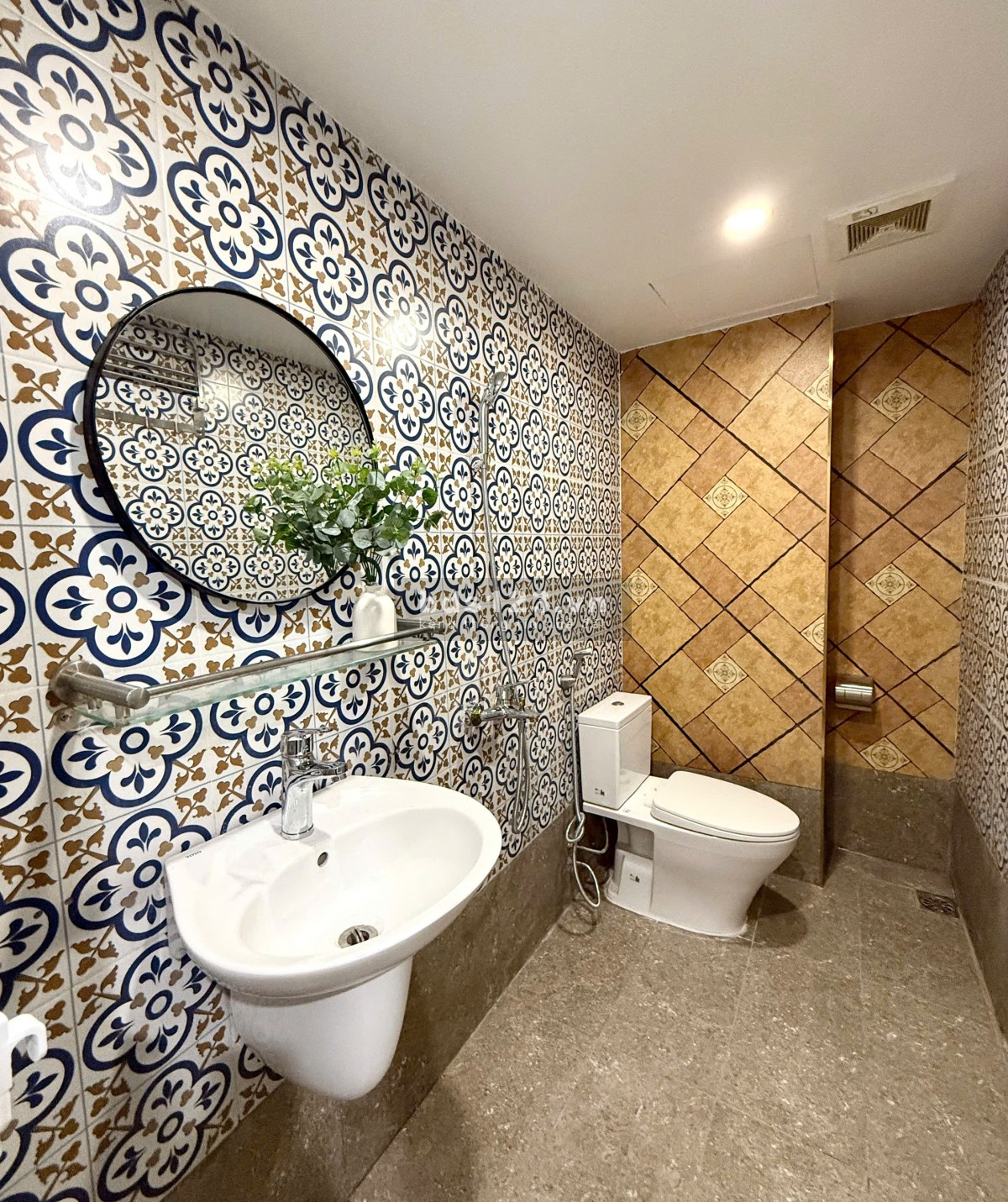 Cho thuê phòng đẹp ngay mặt đường Trần Duy Hưng