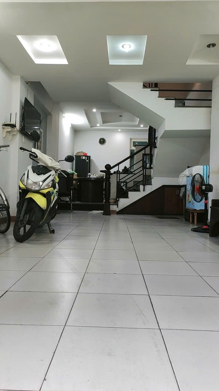 HXH Lý Phục Man Quận 7 60m2 5 tầng Sô4 A4 Giá 10.5 tỷ