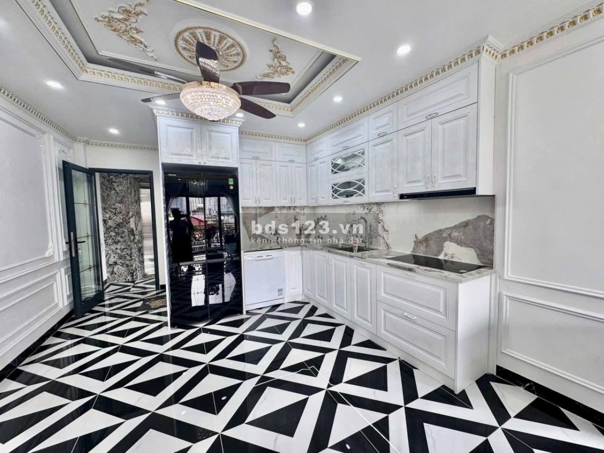 Bán Nhà Kinh Doanh, Mặt Phố Yên Lạc 51m, 7 tầng, mt 4.8m, giá 28 tỷ.