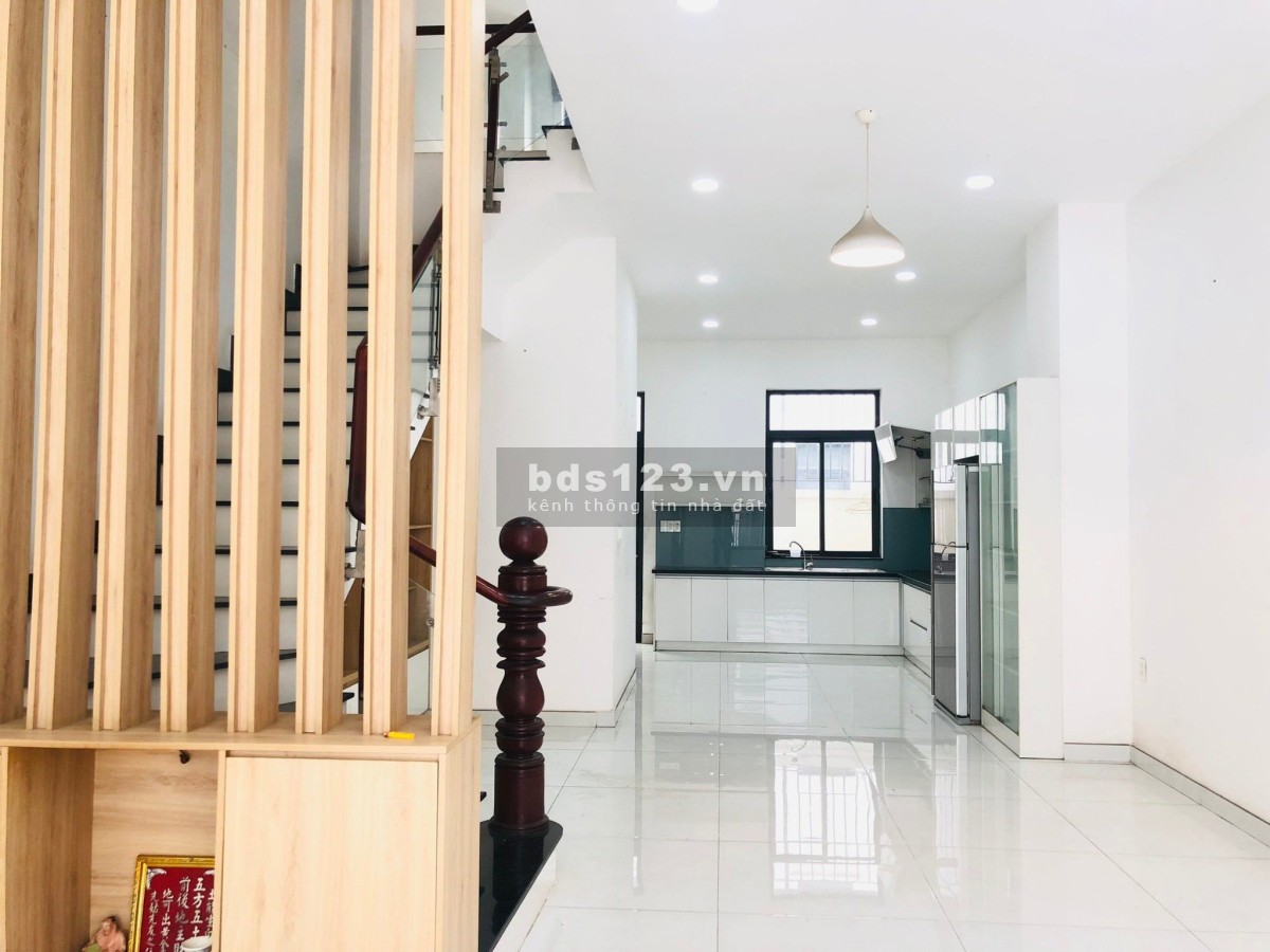 Cho thuê nhà KĐT Lakeview City 1 trệt – 3 lầu, Full nội thất,…