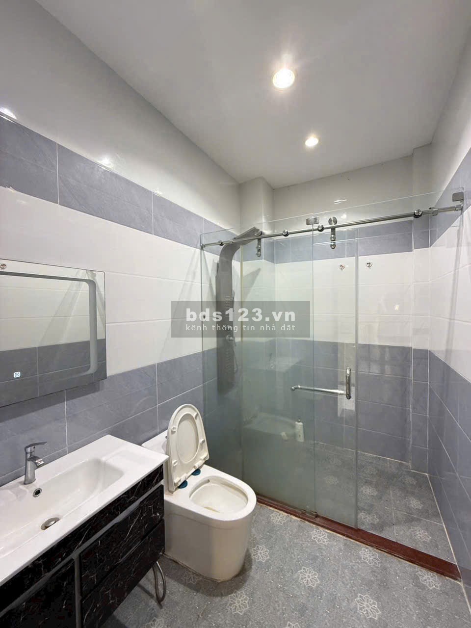 Cho thuê nhà trệt 2 lầu KDC Hồng Loan