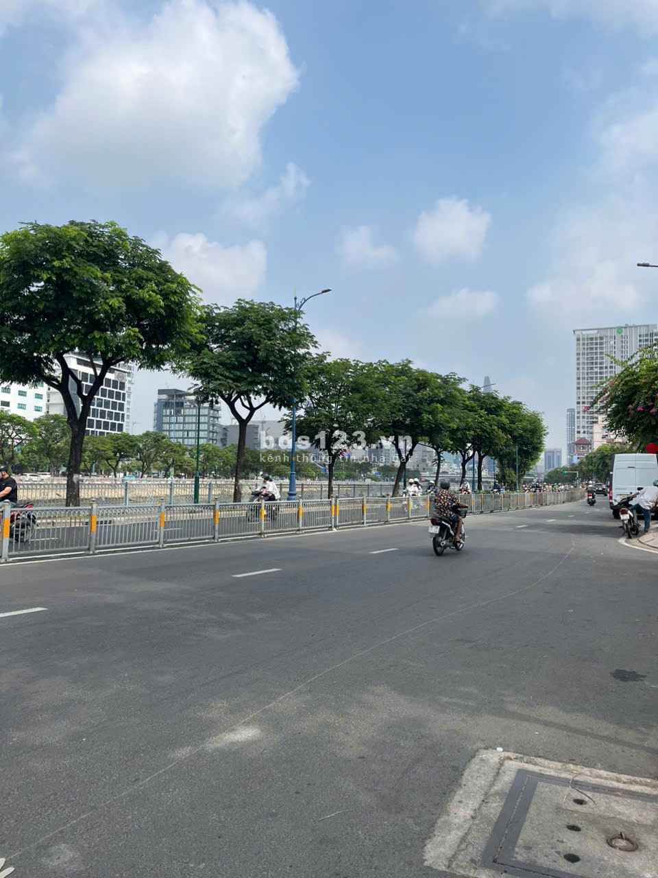 Bán nhà Ngang 4.5m 107m2 254/30 Bến Vân Đồn Quận 4 giá đầu tư