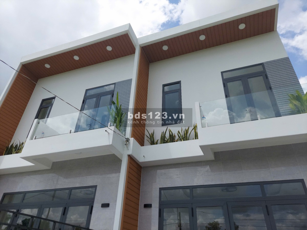 BÁN NHÀ mới 3PN 3WC 1tr1l - mặt tiền lộ nhựa 22m sau lưng chợ…