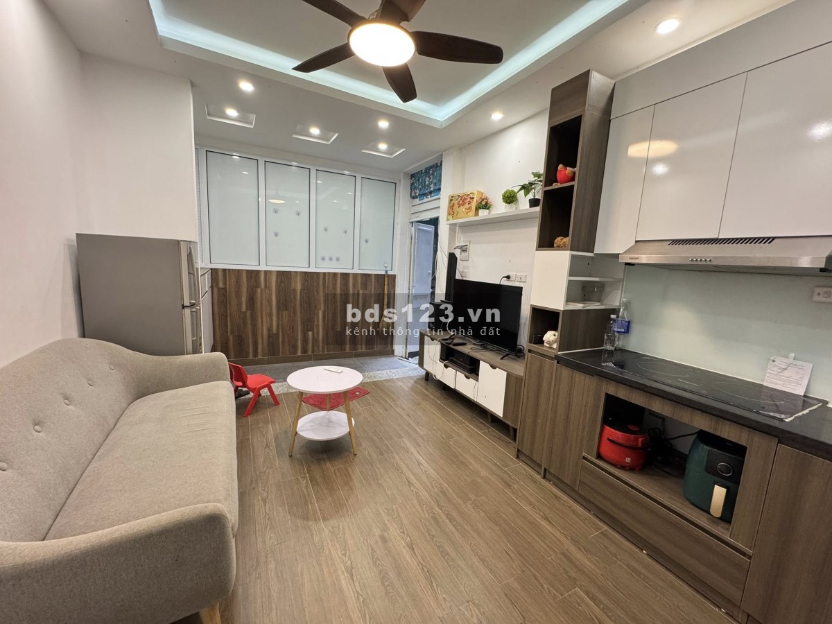 Siêu chất bán nhà Bạch Mai 5,6 tỷ 30m² , 5 tầng MT 3,8m. Ô tô…