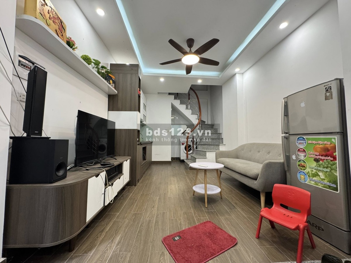 Siêu chất bán nhà Bạch Mai 5,6 tỷ 30m² , 5 tầng MT 3,8m. Ô tô…