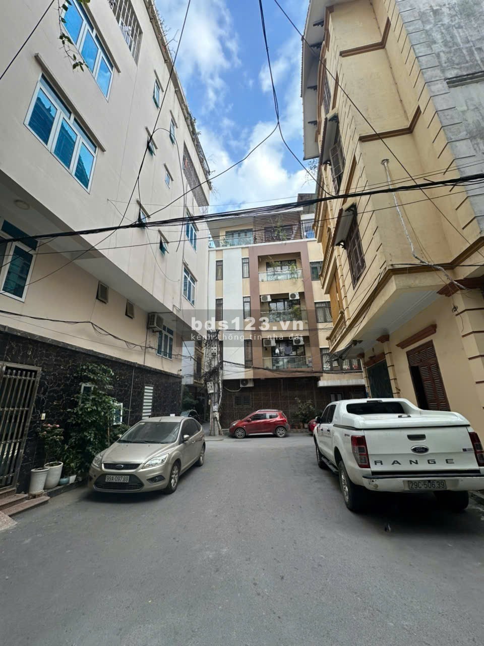 Cực Hiếm - Phân lô cán bộ - ô tô- ngõ thông 72m2- 5 Tầng…