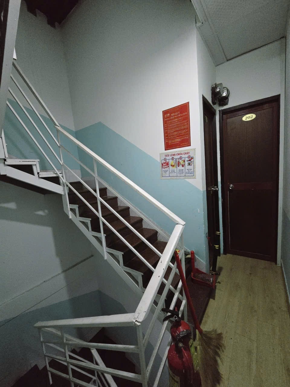 Bán nhà đang làm CHDV Quận 1 Đỗ Quang Đẩu 4 tầng 52m2 10P Giá…